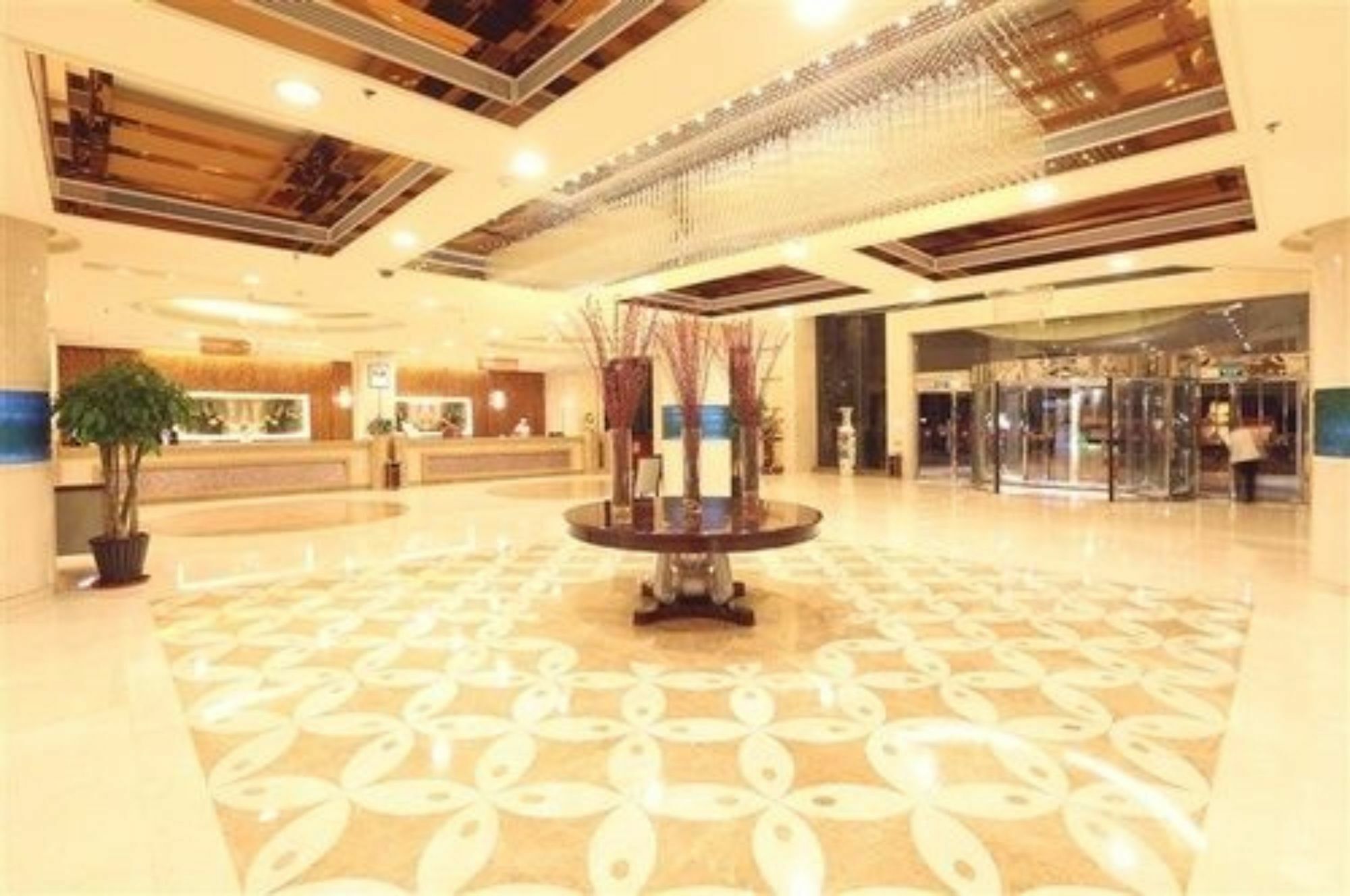Qingdao Kuaitong International Hotel Екстер'єр фото
